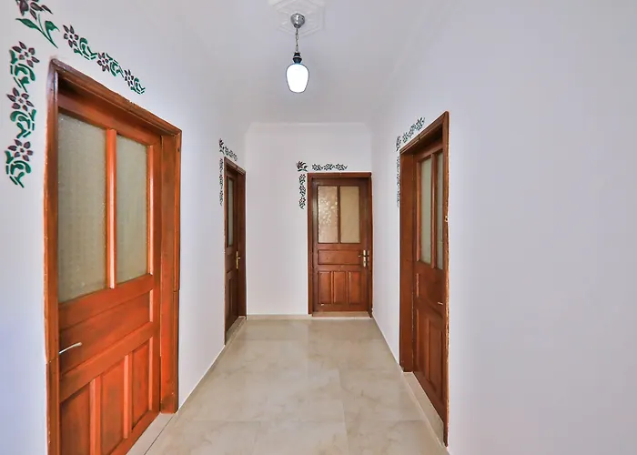 Santosa Guest house Kas